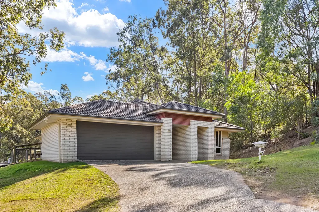 Boyland 4 Bedroom Wake Up to Mountain Views in Beautiful Boyland