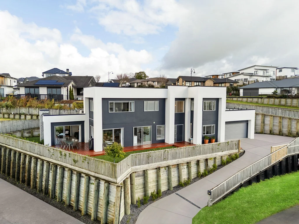 Flagstaff 5 Bedroom Hamilton, From Above