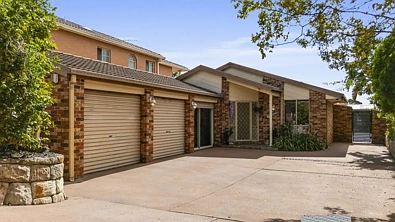 Merrylands 5房 超大923平米地块 5卧加书房 现代厨房石材台面 多功能起居空间 三车位带锁车库 近学校商圈 TIME TO LIVE LIFE LARGE - OPEN TO VIEW SAT 16/05/2026 @ 2-2.30PM