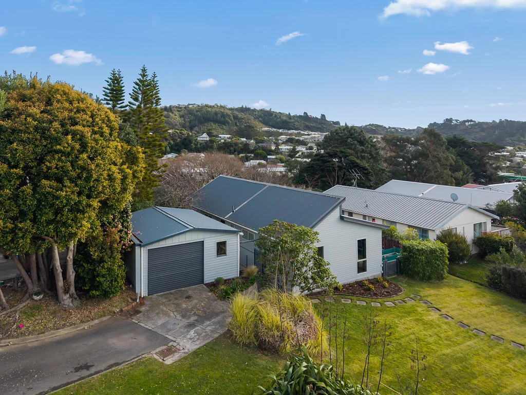 Whitby 3房  Sunny, private and perfect for a first home