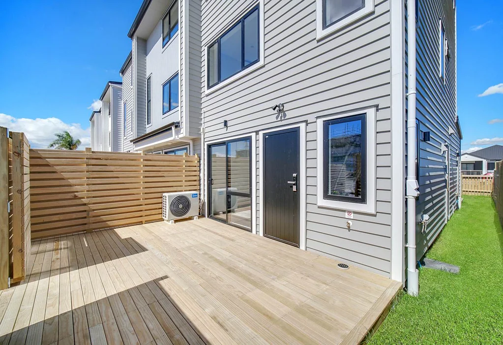 Karaka 3房  Stunning Modern Townhouse for Sale in Karaka