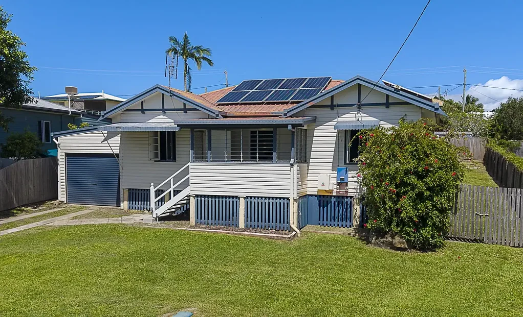 North Mackay 3房  Charming Starter Home with Space, Character & Potential