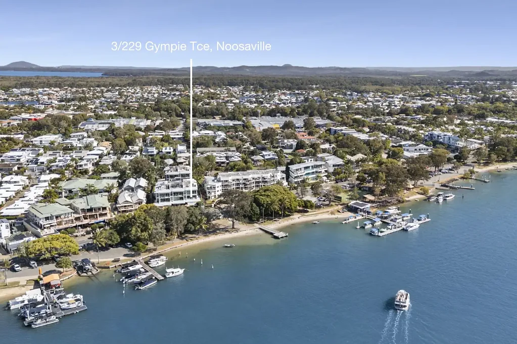Noosaville 3غرفة نوم Elevated Living with Captivating Noosa River Views