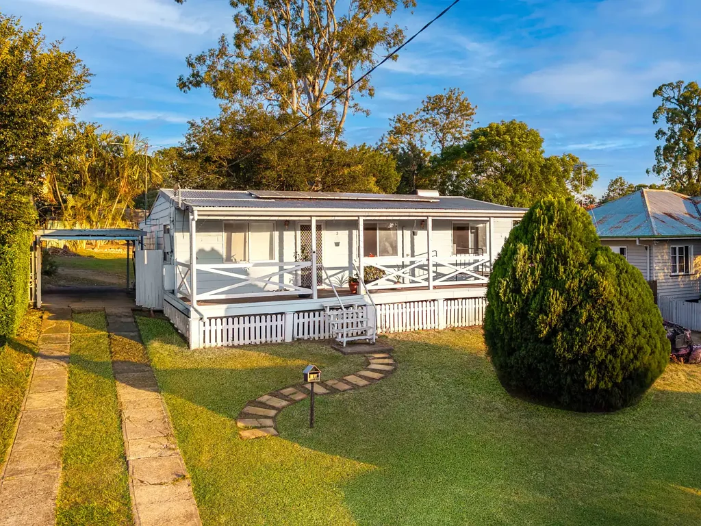 43 Lindsay Street, Bundamba, QLD 4304
