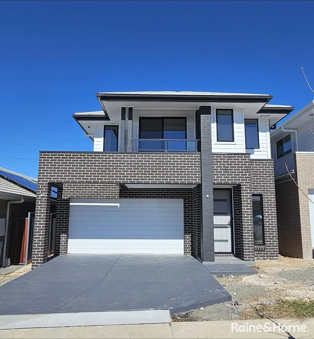 Stunning Family Sanctuary in Oran Park