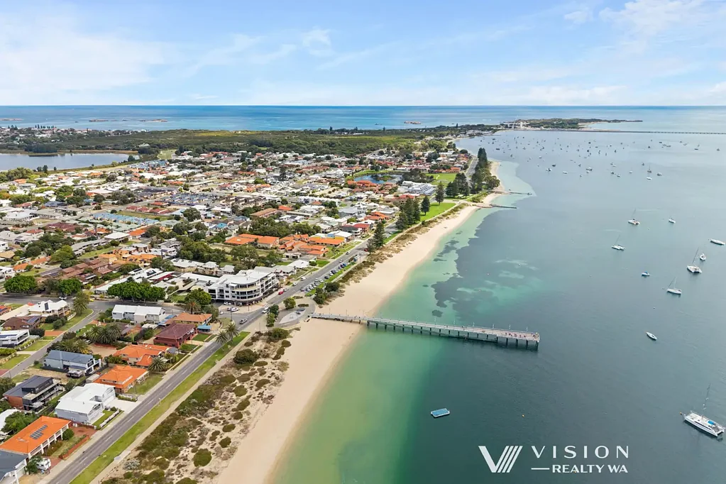 Rockingham 3房  Spacious 3x2 Coastal Home with Large Courtyard - 500m to Beach, Walk to Rockingham Centre
