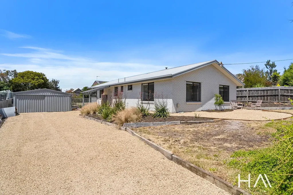 8 Dysart Street, Clifton Beach, TAS 7020