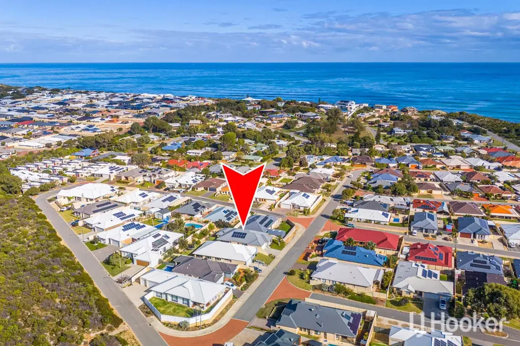 Dawesville 4Kwarto Upmarket Beachside Family Home with a Great Floorplan & Fruit Treed Garden