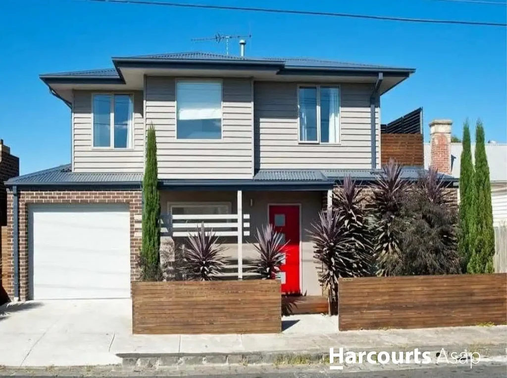 Gorgeous 2 Storey Townhouse