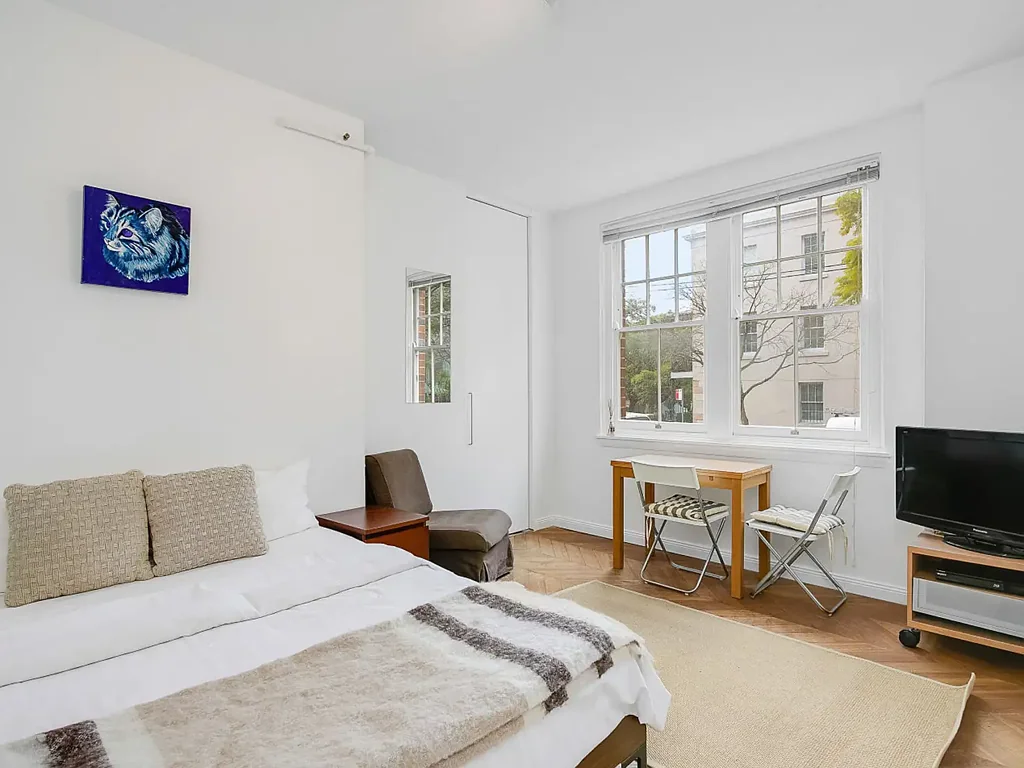 Bright & Airy Art Deco Studio
