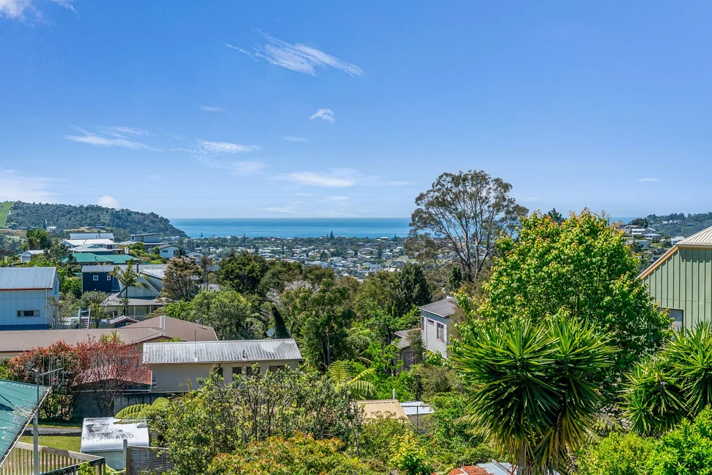 Tairua 4房  Spacious Family Home with Ocean Outlooks