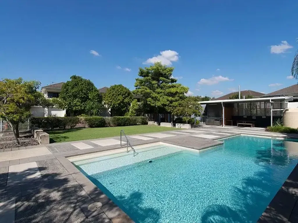 THREE BEDROOM TOWNHOUSE - MURARRIE