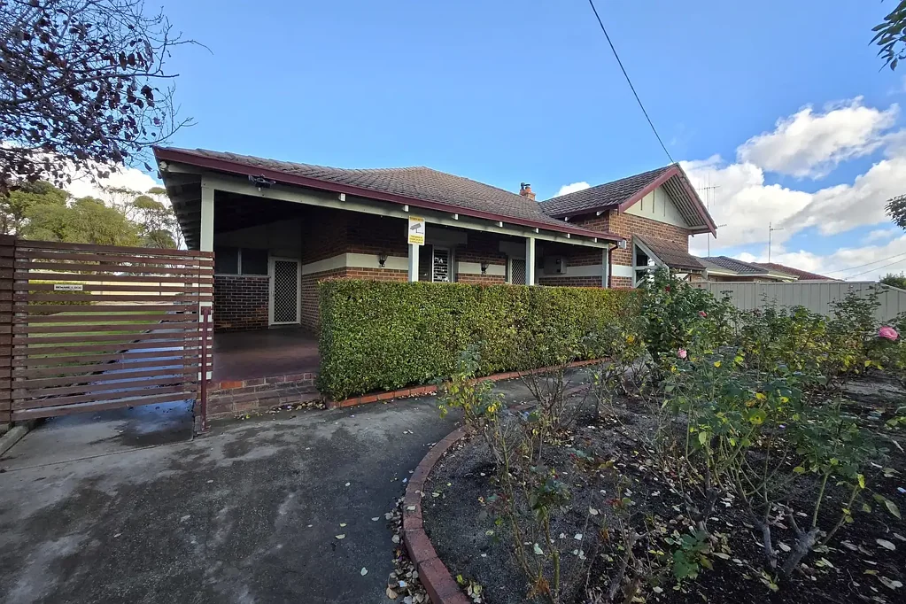 Comfortable 3‑Bedroom Home with Great Outdoor Space