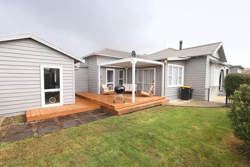 Richmond 3 Bedroom Comfortable Living With Space To Relax & Unwind!