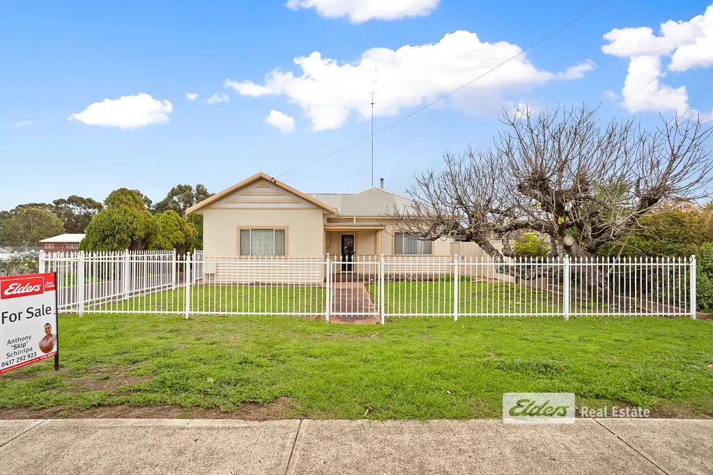 Brunswick 2房  Charming 1950s Home on Corner Block