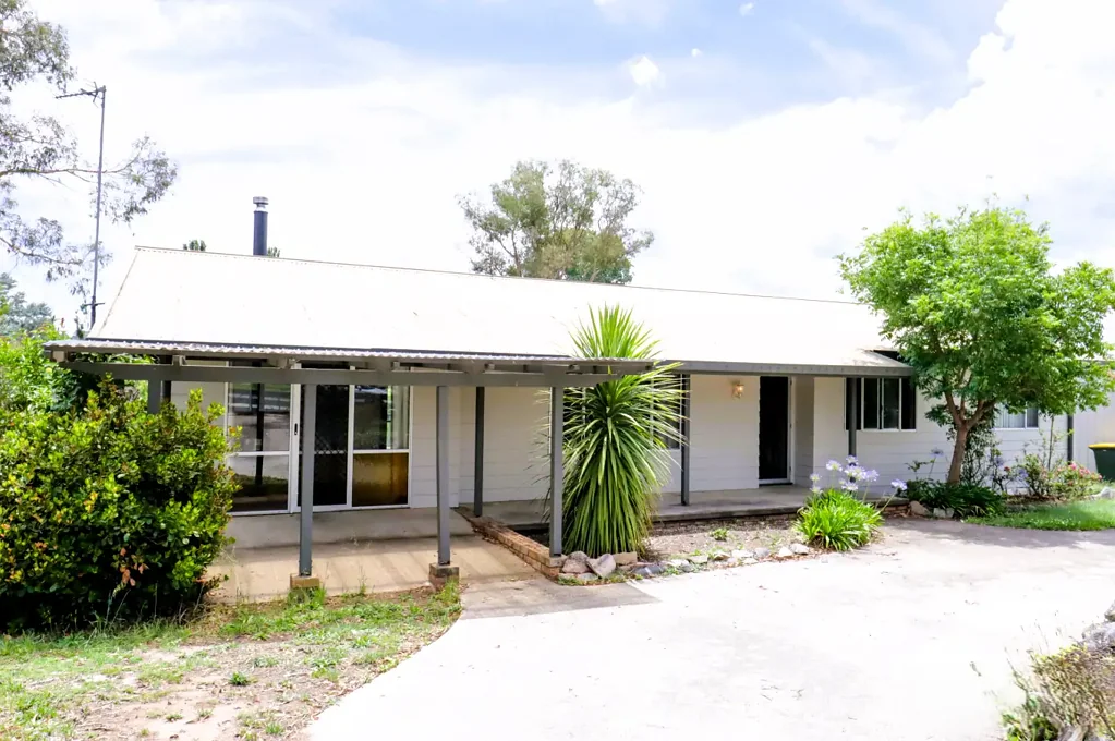 214 Logan Street, Tenterfield, NSW 2372
