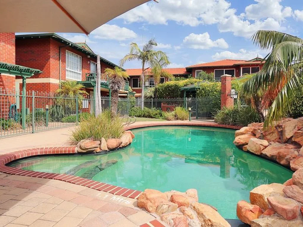 Beautiful Lock and Leave Oasis Ready to Move in