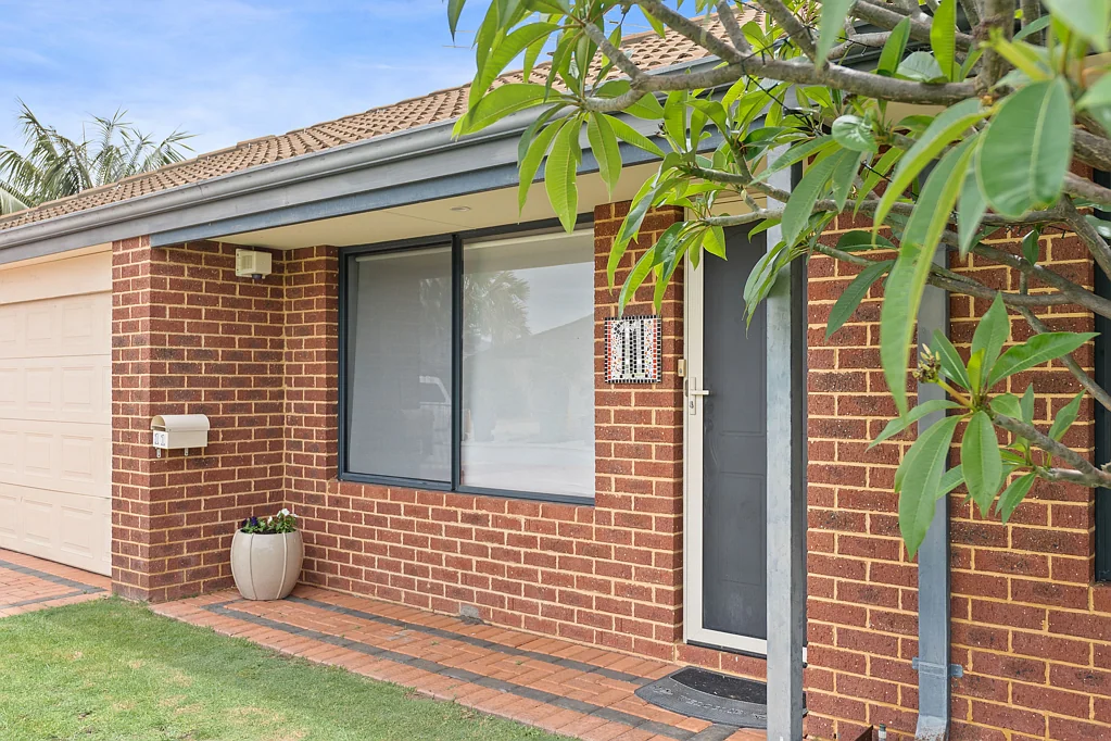 11 Edgbaston Crecent, Port Kennedy, WA 6172