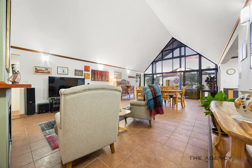1/35 Mosaic Street East, Shelley, WA 6148