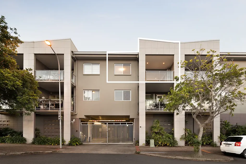 City-View Apartment in Albion's Lifestyle Precinct