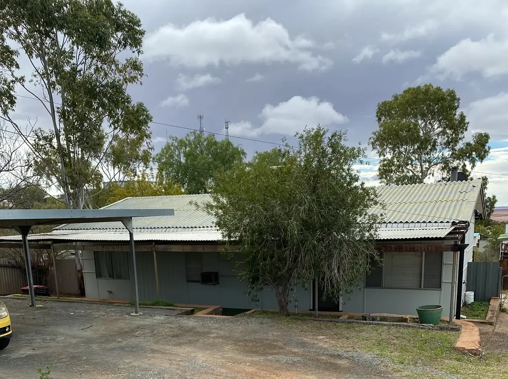 Tidy 3 Bedroom home with Views of the Salt Lake!