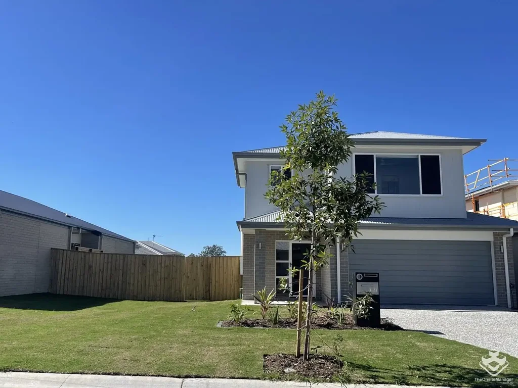 Brand New Luxury 4 bedroom Home, plus study  with ducted air conditioning throughout - Perfect for Families!