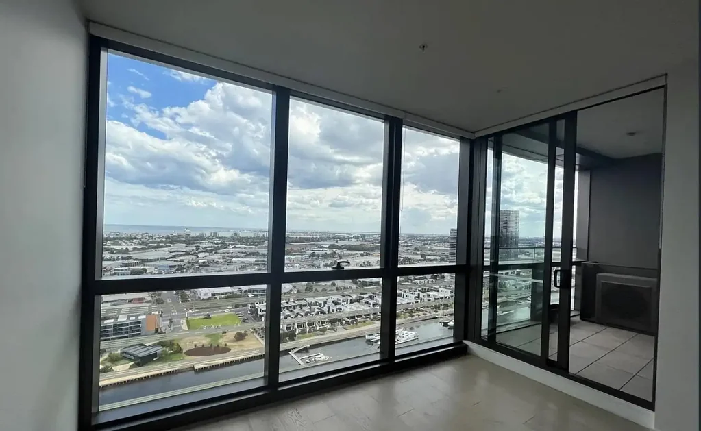 Immaculate Three Bedroom Apartment With Amazing Views