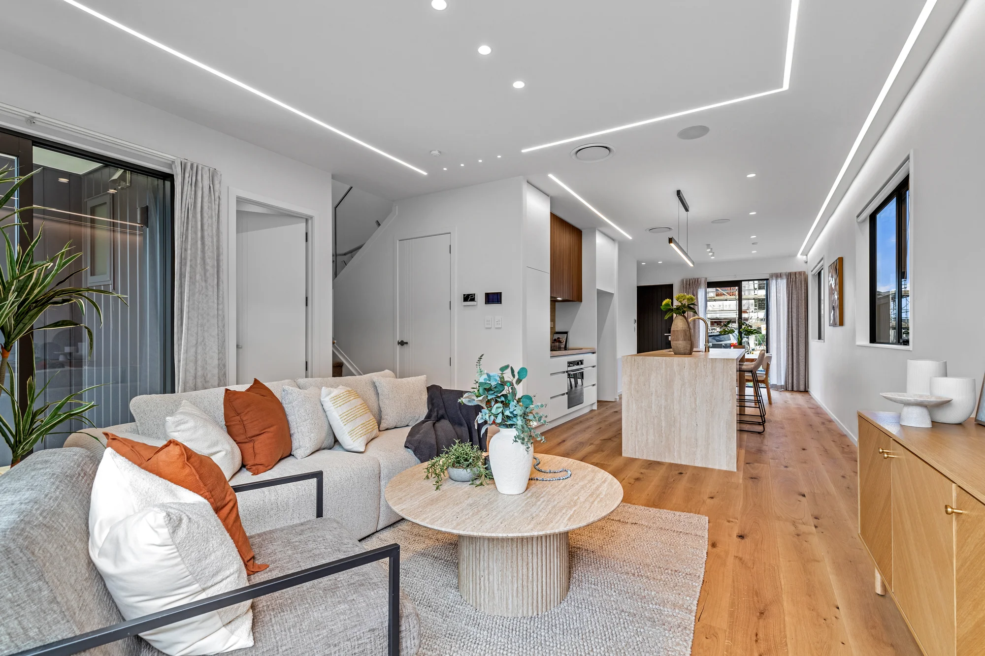 Orewa 4 Bedroom Contemporary Comfort Meets Coastal Convenience