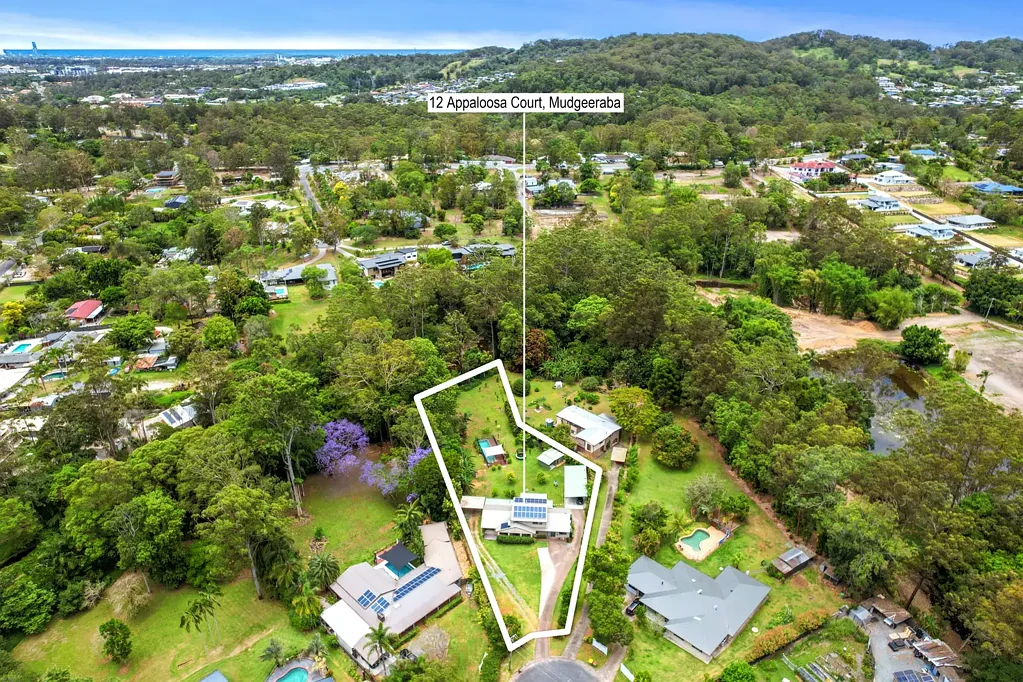 Mudgeeraba 6ਬੈੱਡਰੂਮ Rare Opportunity in Quiet Culdsac with Multiple Occupancy