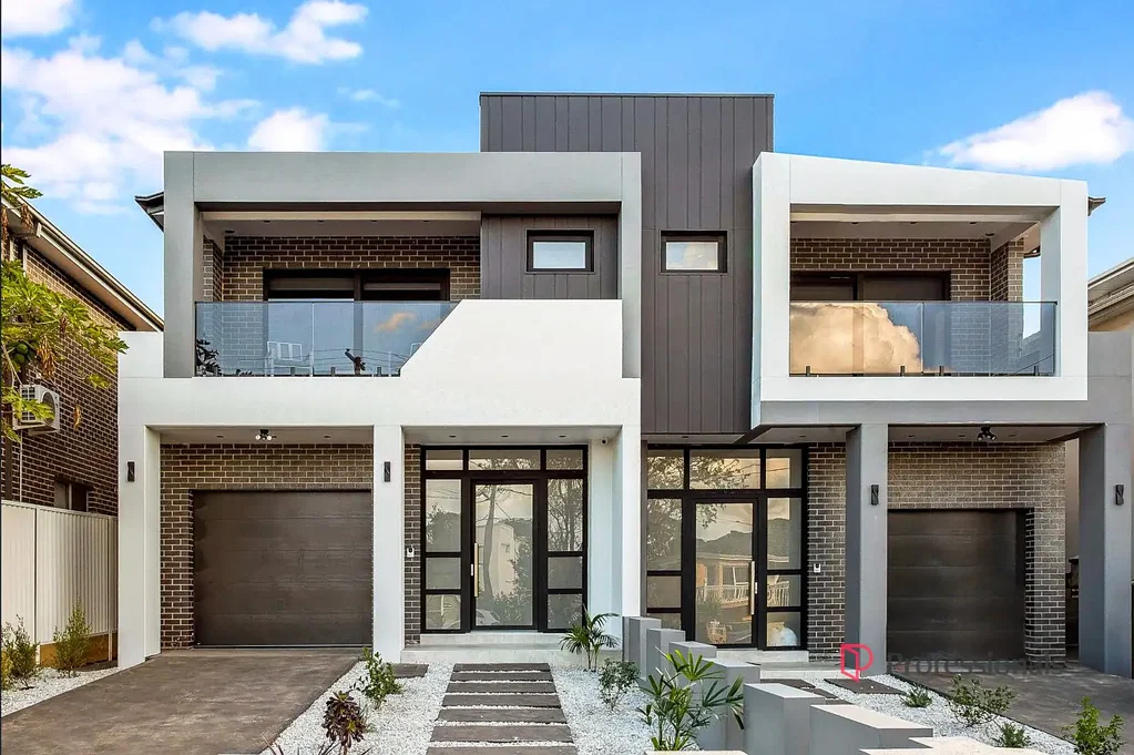 Condell Park 5 Bedroom Luxury Full Brick 5 Bedroom Duplex + Study