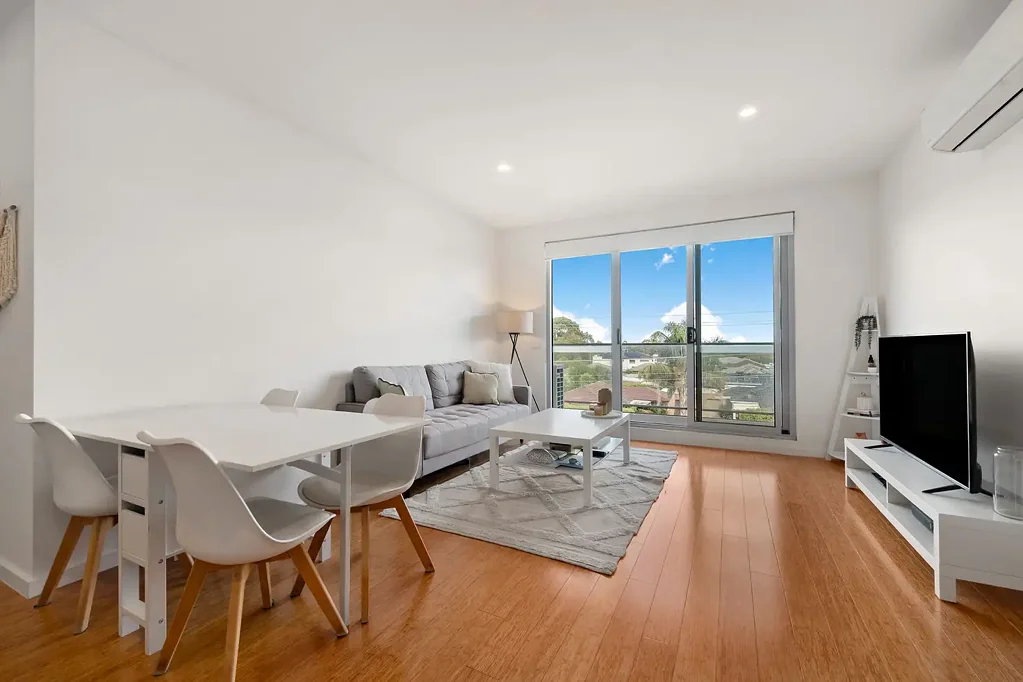 Oakleigh South 2Phòng ngủ Contemporary Comfort in a Lifestyle-Rich Location