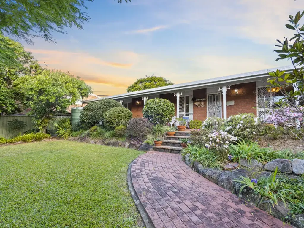 Wishart 4બેડરૂમ Low Set Brick in Mansfield SHS Catchment