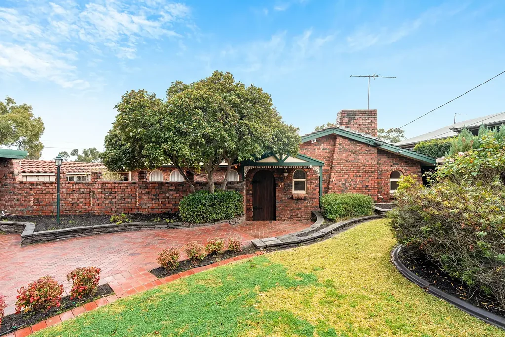 83 Black Road, Flagstaff Hill, SA 5159