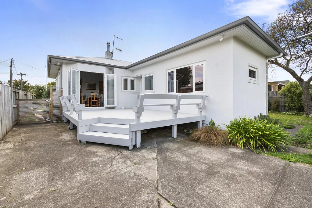 Feilding 4 Bedroom Character, Comfort and Convenience