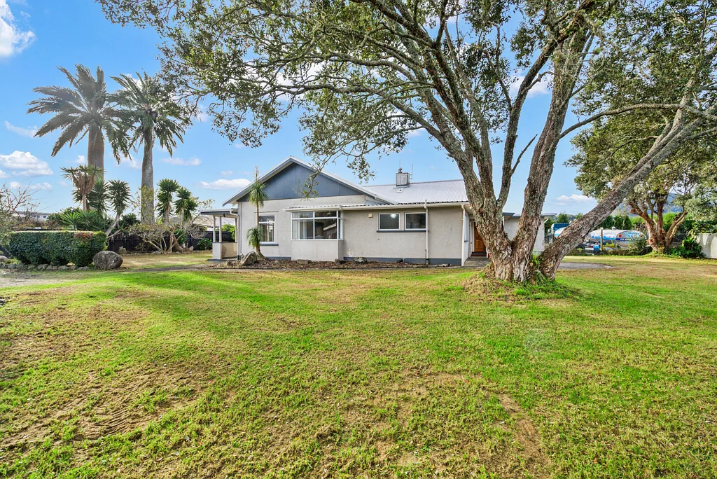 Maungatapere 4 Bedroom As Is Where Is - Ex Kiwifruit Orchard