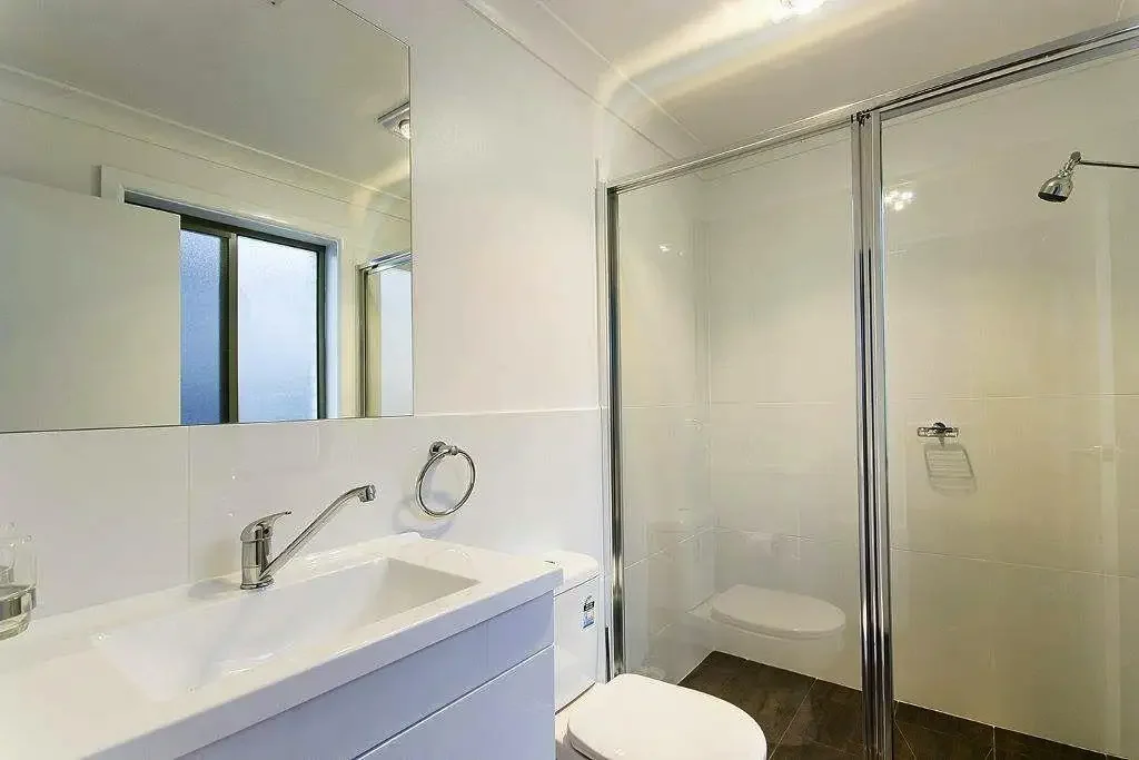 Affordable Luxury on Lawson - Studio Apartment