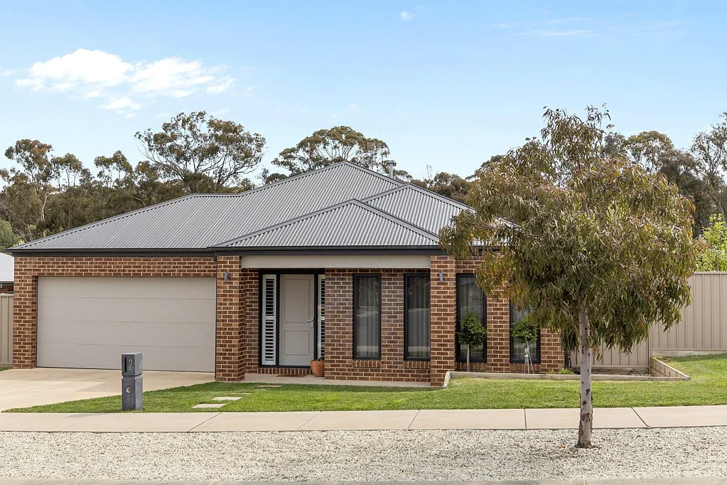 2 Woodman Drive, Mckenzie Hill, VIC 3451