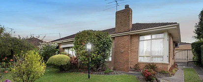 接孩子路上也能买房！夫妻车里拍下161万学区房