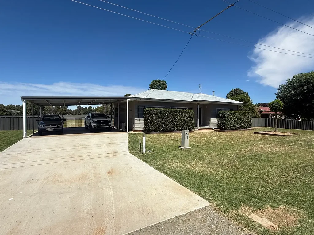 11 Cheney Road, Parkes, NSW 2870
