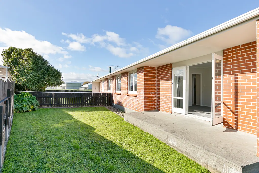 Trentham 2Kwarto Spacious 2-Bedroom - Smart Start in Trentham