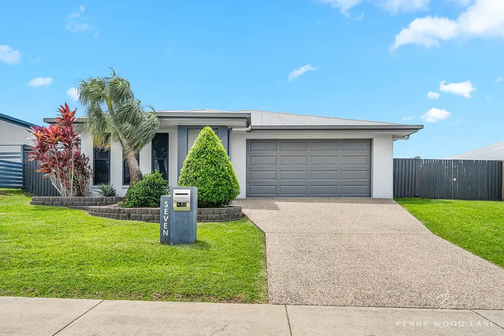 7 Montgomery Street, Rural View, QLD 4740