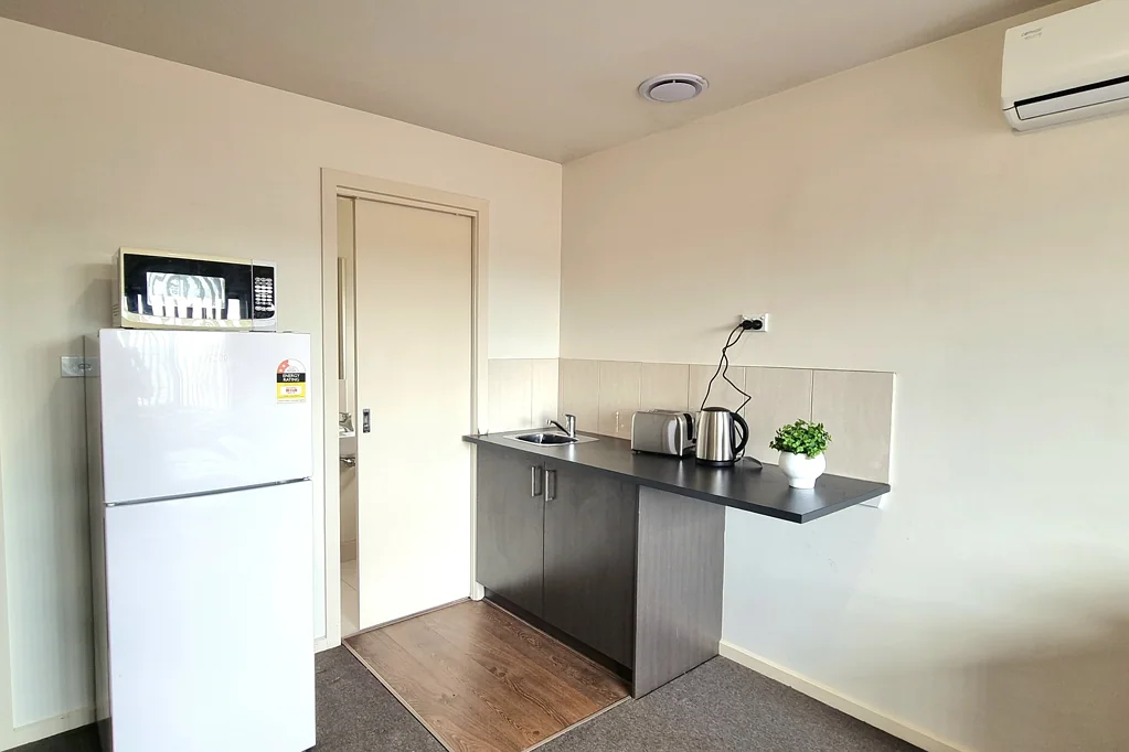 Studio Close to Clayton!