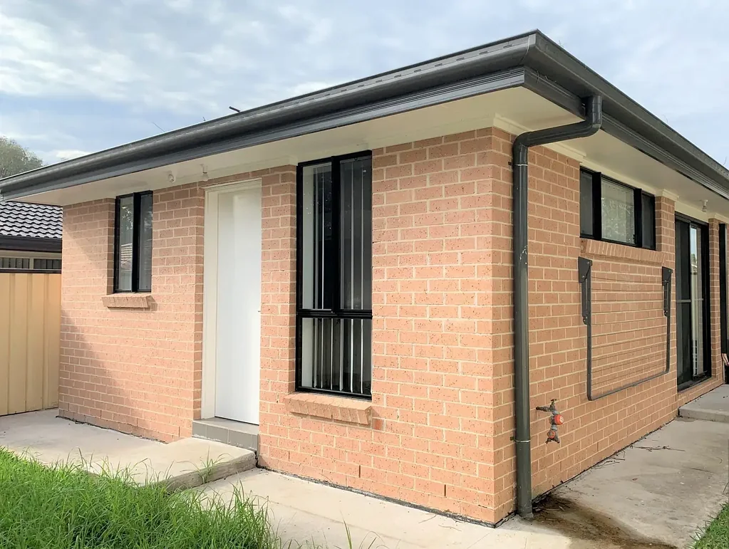 Private granny flat with separate access