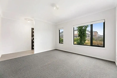 11 Waragreen Walk, Mickleham, VIC 3064, 3房, 2浴, Townhouse