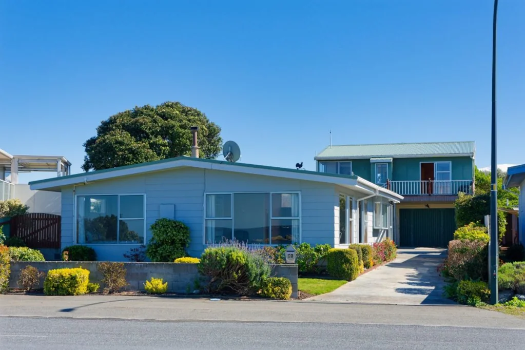South Bay 4ਬੈੱਡਰੂਮ Front Row Coastal Living – Twice the Opportunity