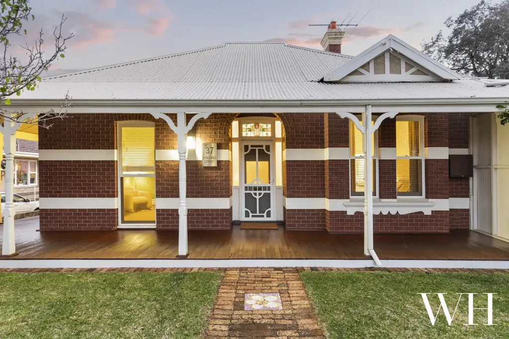 Fremantle 5બેડરૂમ Heritage Charm Meets Effortless Family Living