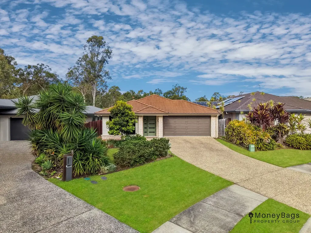 Flagstone 4 Bedroom Sellers are committed elsewhere. Submit all offers.