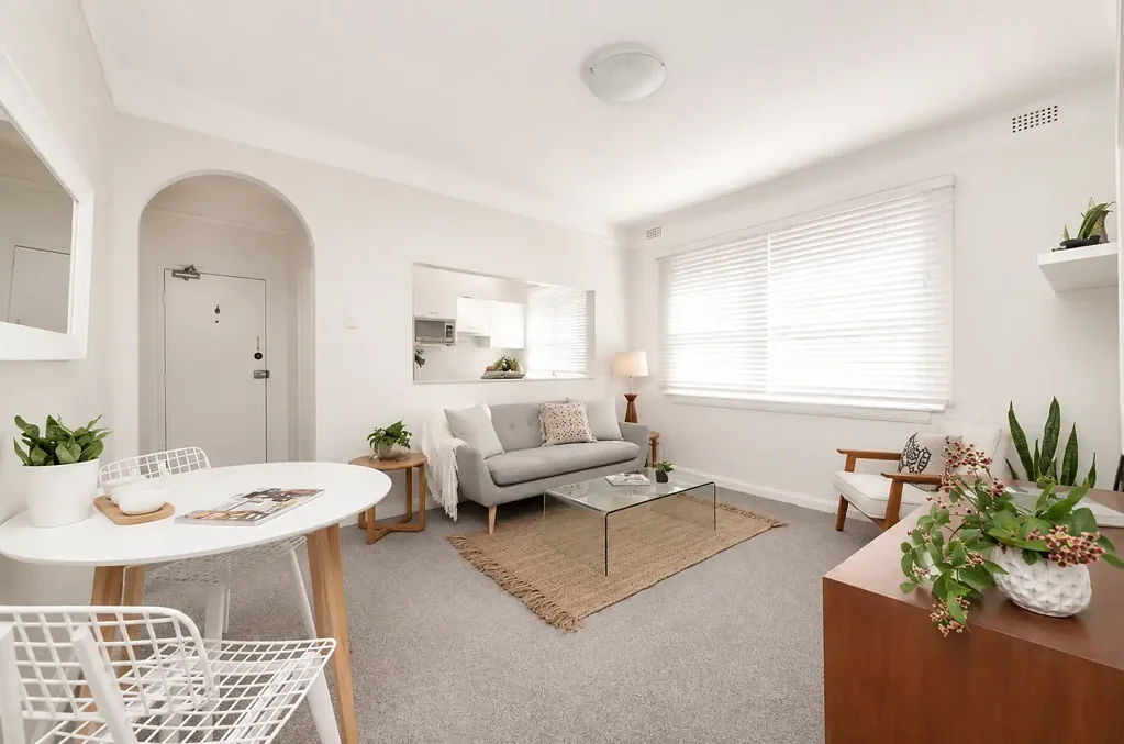 Bright 2 Bedroom Bondi Beach Pad - An Ideal Beachside Home