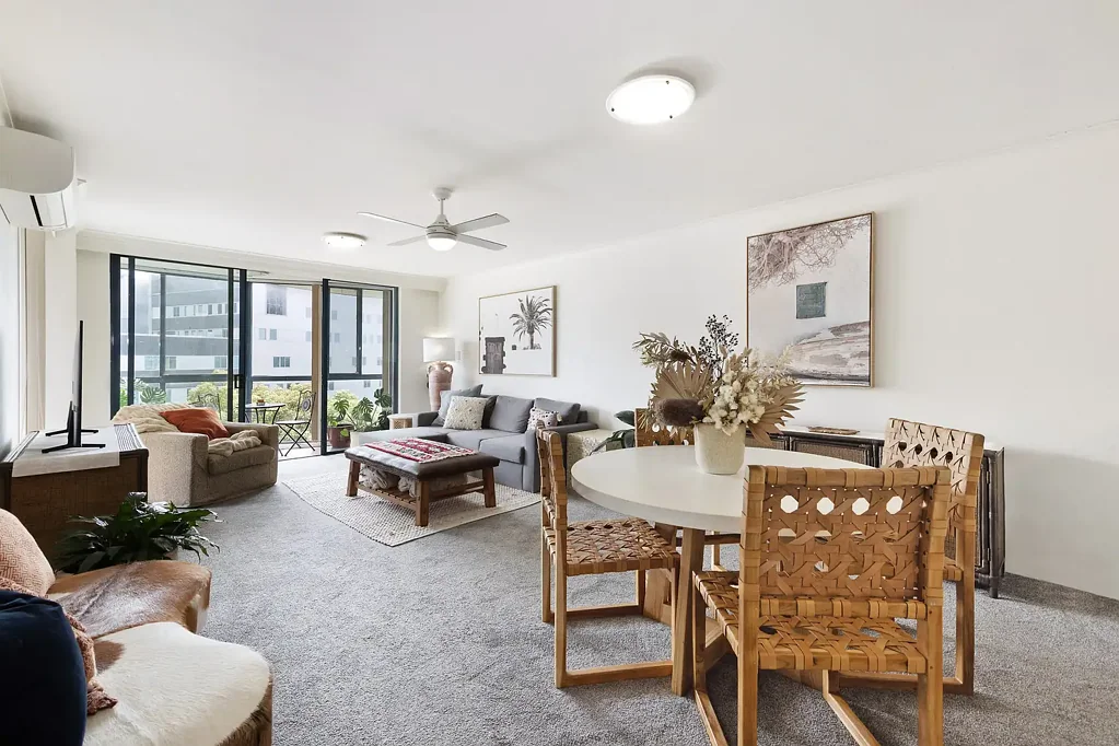 Spacious Two Bedroom Apartment in Great Location!