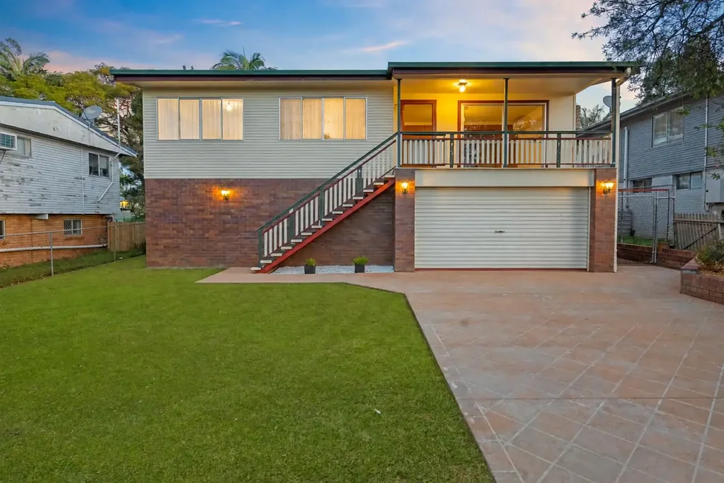 Capalaba 3બેડરૂમ HUGE POTENTIAL ON 721SQM MDR LOT!